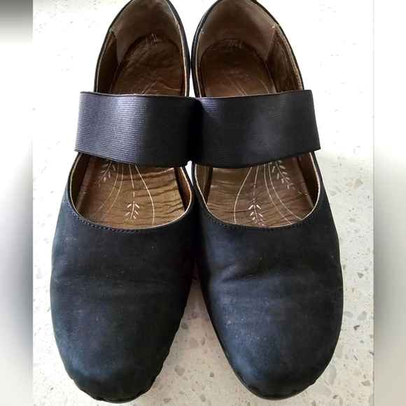 Josef Seibel Black Mary Jane Pumps sz 9-9.5 (40) - Picture 5 of 13